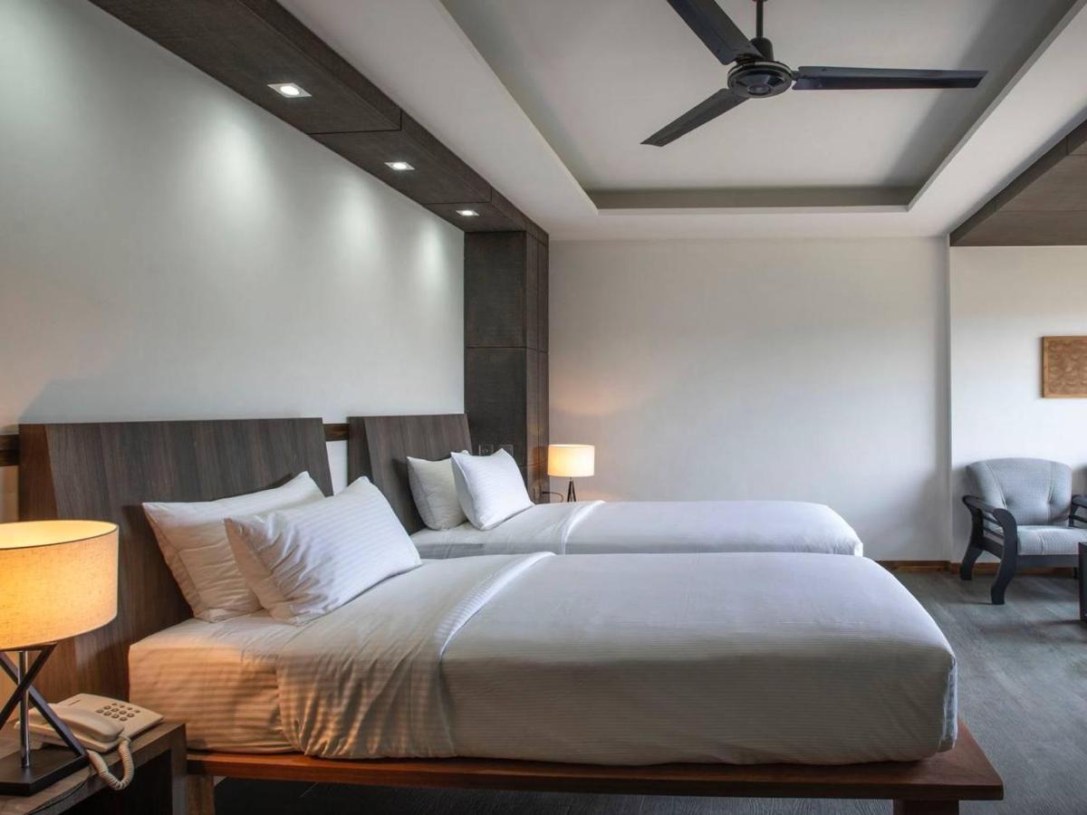 Ataraxis Grand And Spa Fuvahmulah Eksteriør bilde